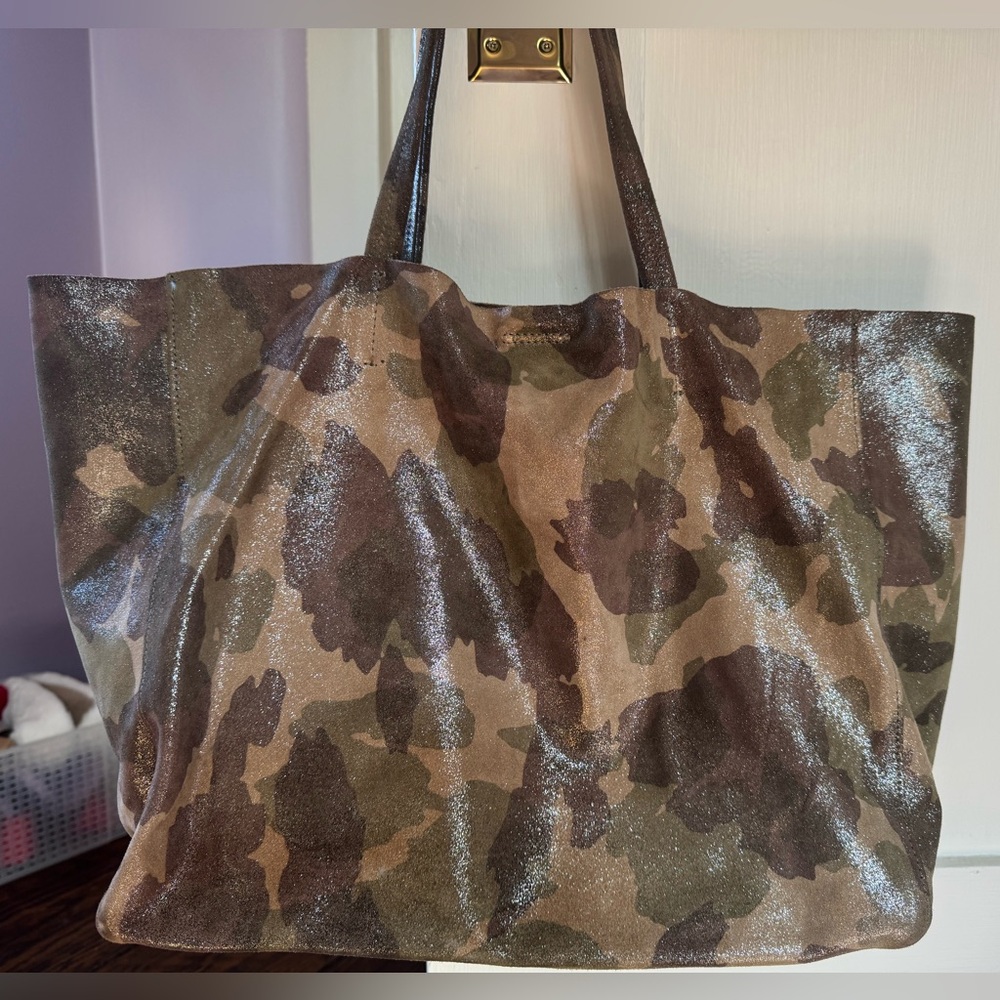 Streets ahead women’s large soft lambskin leather pearlized camouflage tote